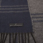Navy Blue check scarf in Grey - Image 2